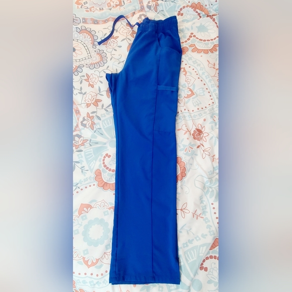 Blue Scrubs - Picture 7 of 8